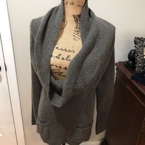 ▪️philosophy Deep Neck Sweater